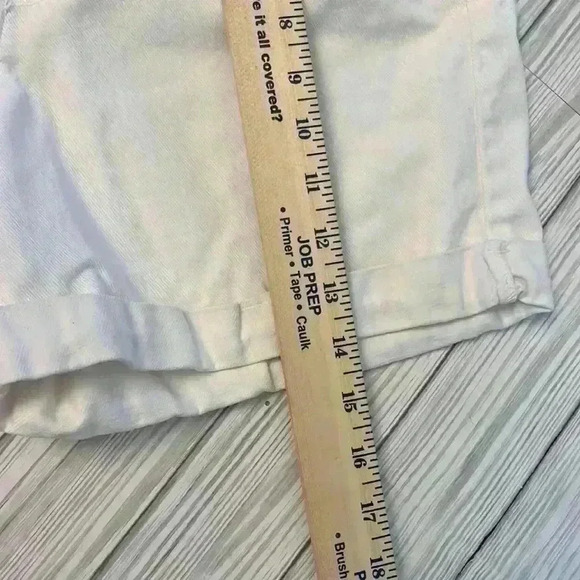 Vintage Guess Jean Shorts - Picture 4 of 7